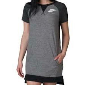 Nike Gym Gray Two Tone Kangaroo Pocket Short Sleeve T-Shirt Mini Dress, M